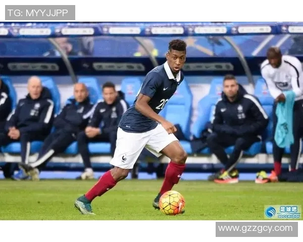 足球9号球星的传奇之路与背后不为人知的故事揭秘 足球9号球星的传奇之路与背后不为人知的故事揭秘